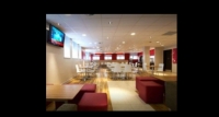  Vacation Hub International | Travelodge Cardiff Queen Street Food