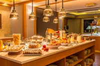  Vacation Hub International | Hotel International Prague Food