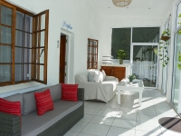  Vacation Hub International | Muco Guesthouse Food