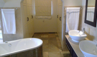  Vacation Hub International | Fynbos Golf and Country Estate - Albatros Food