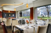  Vacation Hub International | UNA Hotel Cusani Food