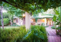  Vacation Hub International | Libby's Lodge Food
