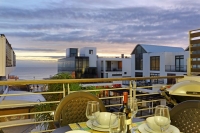  Vacation Hub International | 129 Eden on the Bay Food
