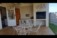  Vacation Hub International | Lollee's Place Gonubie Food