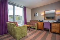  Vacation Hub International | Ten Hill Place Hotel Food