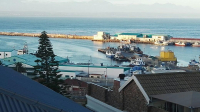  Vacation Hub International | 4 C Ocean View Self-catering Apartment Food