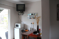  Vacation Hub International | Memra Guest House CC Food