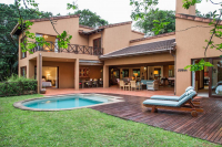  Vacation Hub International | La Casa Compartida Food