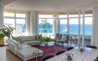  Vacation Hub International | The Oysters Apartment Food