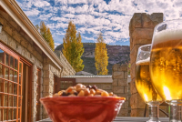  Vacation Hub International | Sir Henry's Guesthouse Food