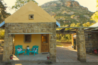  Vacation Hub International | His Vessel Guesthouse Food