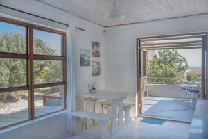  Vacation Hub International | Open Home - Cottage by the Sea Food