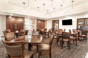  Vacation Hub International | Ramada by Wyndham Ottawa On The Rideau Food