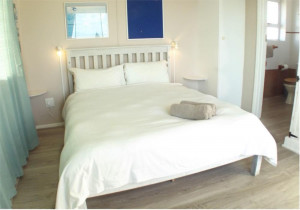  Vacation Hub International | Point Village Accommodation - Laurie's House Food