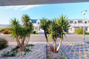  Vacation Hub International | Hermanus Longboat Sea Cottage Food
