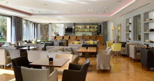  Vacation Hub International | Plaza Resort Hotel Food