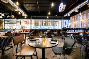  Vacation Hub International | Millennium Place Marina Food