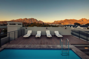  Vacation Hub International | The Den Apartments by Raw Africa Collection Food