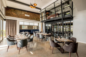  Vacation Hub International | Seven Villa Hotel & Spa Food