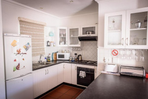  Vacation Hub International | 2 The Mews-Clarens Food