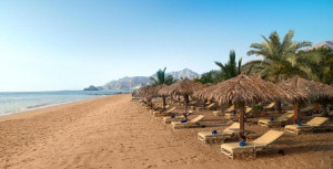  Vacation Hub International | Le Meridien Al Aqah Beach Resort Food