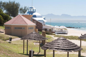  Vacation Hub International | 25 On Rooiels Food