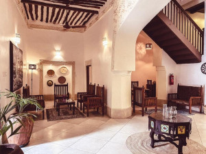  Vacation Hub International | Smiles Stone Town Hotel Food