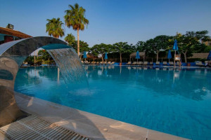  Vacation Hub International | Ramada Resort Dead Sea Food