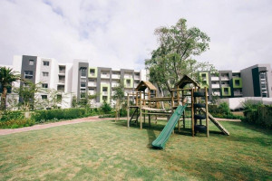  Vacation Hub International | Apartments on Century Food