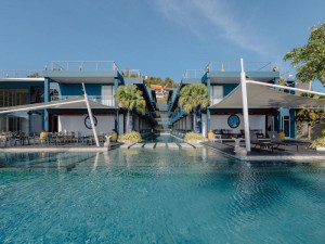  Vacation Hub International | Hotel Tide Phuket Beach front - SHA Plus Food