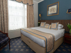  Vacation Hub International | London Lodge Hotel Food