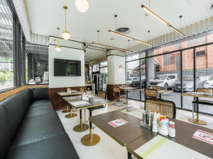  Vacation Hub International | Hotel Amber Sukhumvit 85 Food