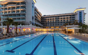  Vacation Hub International | Castival Hotel Food