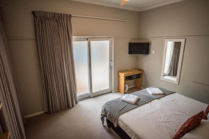  Vacation Hub International | Atlantic Point Backpackers Food