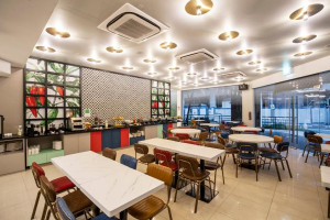  Vacation Hub International | ibis Styles Singapore Albert Food