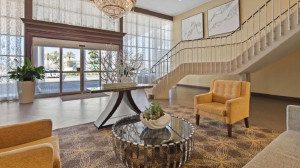  Vacation Hub International | Best Western Palm Beach Lakes Food