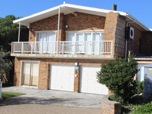  Vacation Hub International | Gansbaai Accomodation Food