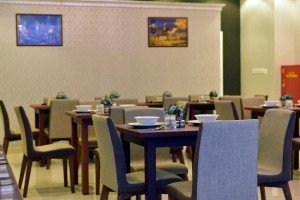  Vacation Hub International | A'Sinamar Hotel Apartment Food