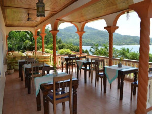  Vacation Hub International | Bay View Villa Seychelles Food