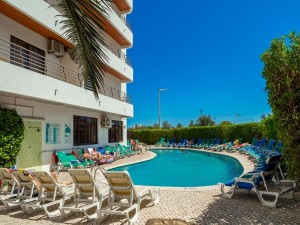  Vacation Hub International | Mirachoro Praia da Rocha Food