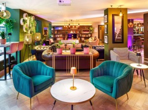  Vacation Hub International | Mercure London Bridge Food