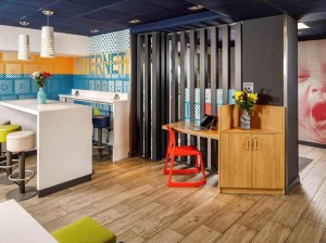  Vacation Hub International | ibis budget Cardiff Centre Food