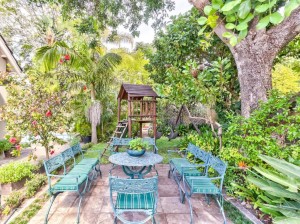  Vacation Hub International | Villa Jesdene Food