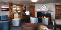  Vacation Hub International | The Bay Hotel Lobby