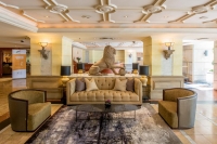  Vacation Hub International | The Michelangelo Hotel Lobby