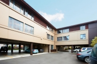  Vacation Hub International | Ventura Inn & Suites Hamilton Lobby