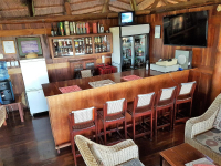  Vacation Hub International | River Hill Lodge Lobby