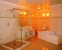  Vacation Hub International | Palm Valley Inn Lobby