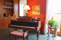  Vacation Hub International | Burg Hotel Lobby