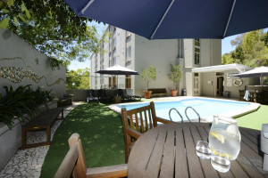  Vacation Hub International | Sullivans Hotel Lobby